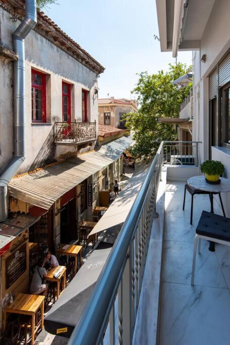 Апартаменты Plaka Rafaela Elegant Urban Retreat In Athens Historic Heart Экстерьер фото