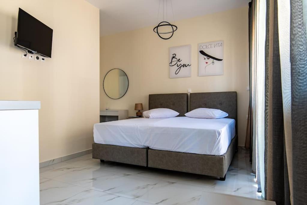Апартаменты Plaka Rafaela Elegant Urban Retreat In Athens Historic Heart Экстерьер фото